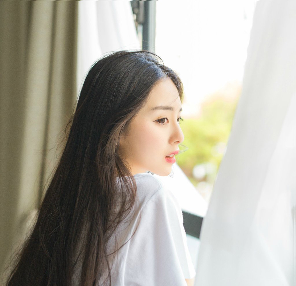 真正的朋友在你遇事了以后，能伸出援手；在你喝醉的时候，能悉心照顾；在你难过的时候，能默默陪伴；在你消极的时候，能耐心规劝。不因你贫穷，嫌弃你，不因你落魄，嘲笑你，更不会因为时间和距离，疏远你。